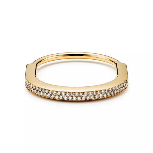 L'amour Lock bracelet Bangle in Yellow Gold with Full Pavé Diamonds