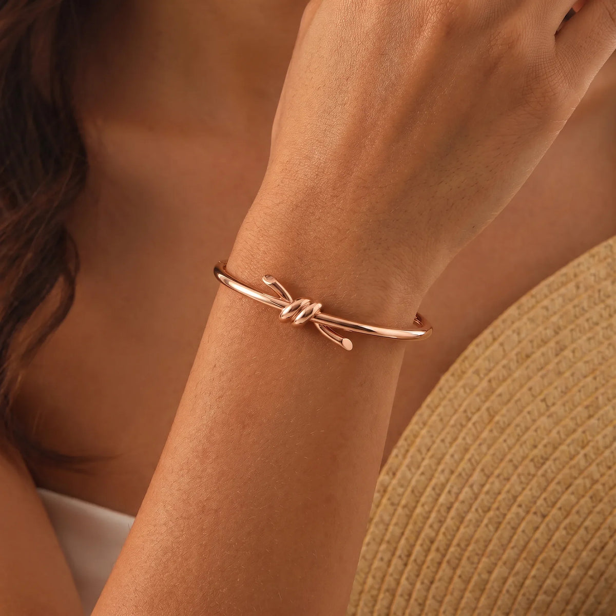 L'amour Lucent Bracelet Wire Bangle in Rose Gold