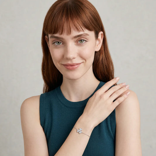 L'amour Luminous Blossom Single-Motif Charm Bracelet White Gold