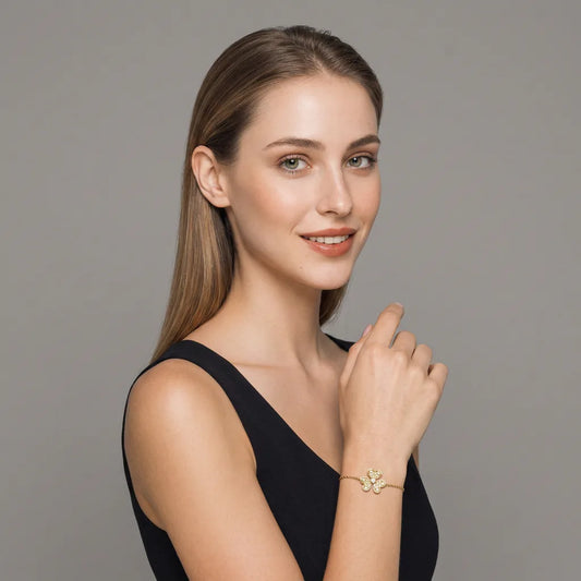 L'amour Luminous Blossom Single-Motif Charm Bracelet Gold