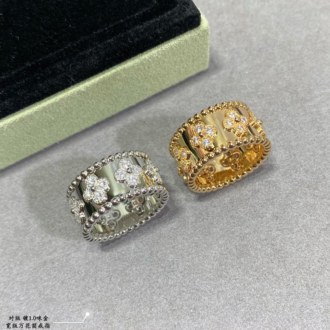 18K Perlée Clovers Ring