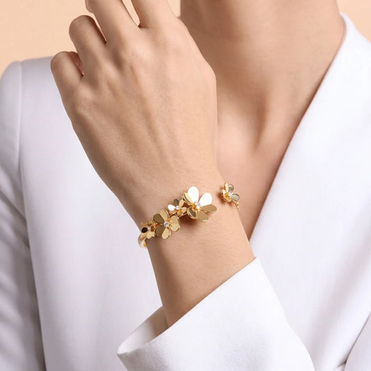 L'amour Fleur de lumière Bracelet 7 flowers yellow gold