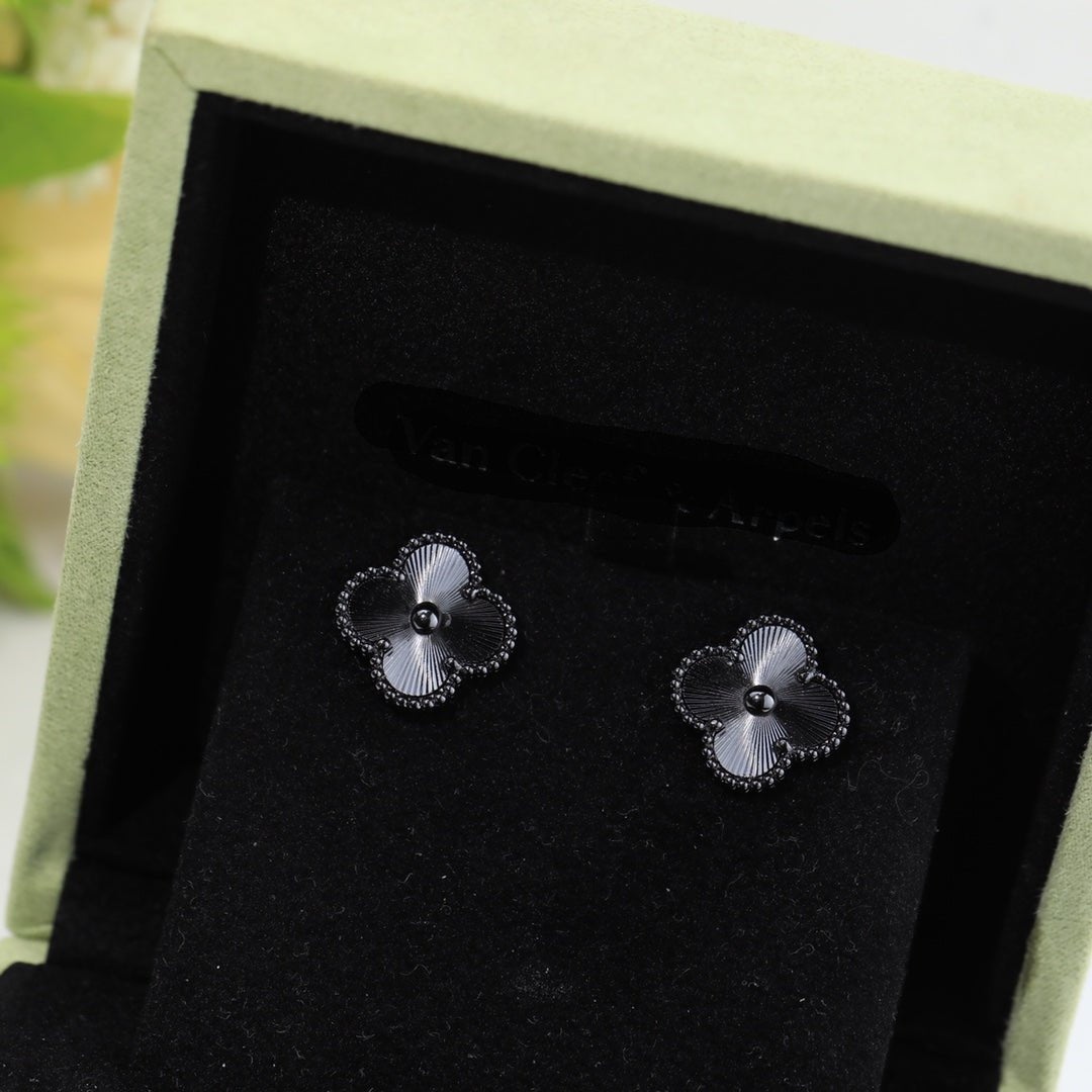 18K Vintage Alhambra Black Earrings