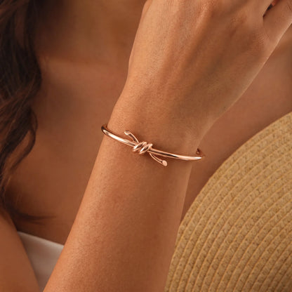 L'amour Lucent Bracelet Wire Bangle in Rose Gold