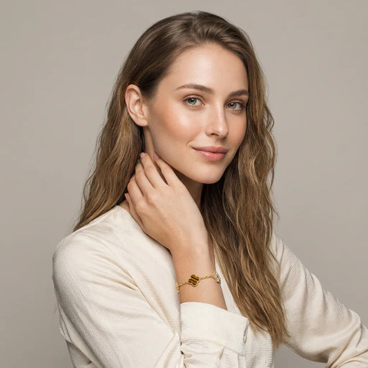 L'amour Four Leaf Clover Bracelet Stone With Diamonds Tiger's Eye Gold